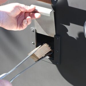 DTB Grill Möglichkeit für Räucherholz