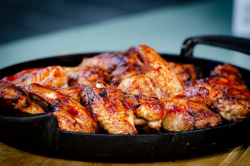 Sriracha-Hähnchenflügel